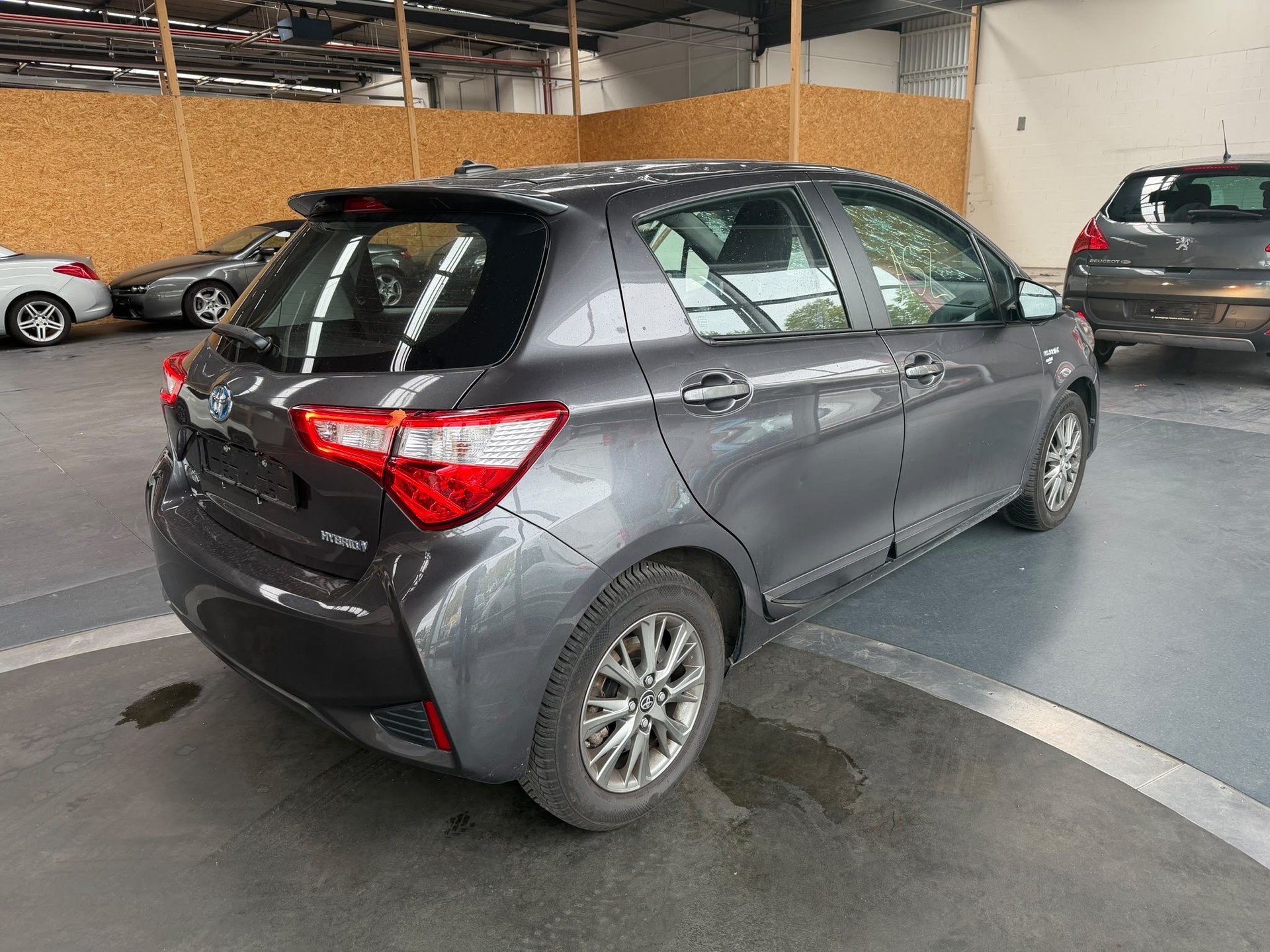 TOYOTA Yaris 1.5 VVT-i Hybrid Comfort e-CVT-image-3
