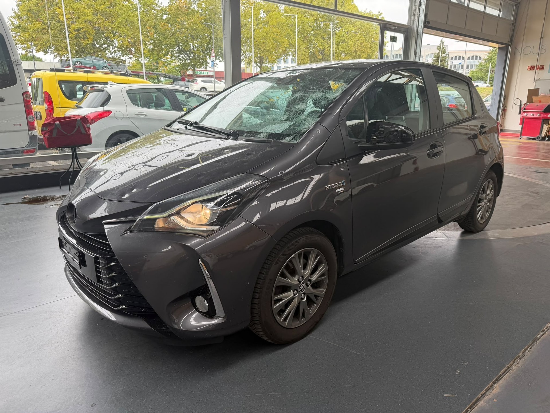 TOYOTA Yaris 1.5 VVT-i Hybrid Comfort e-CVT-image-0