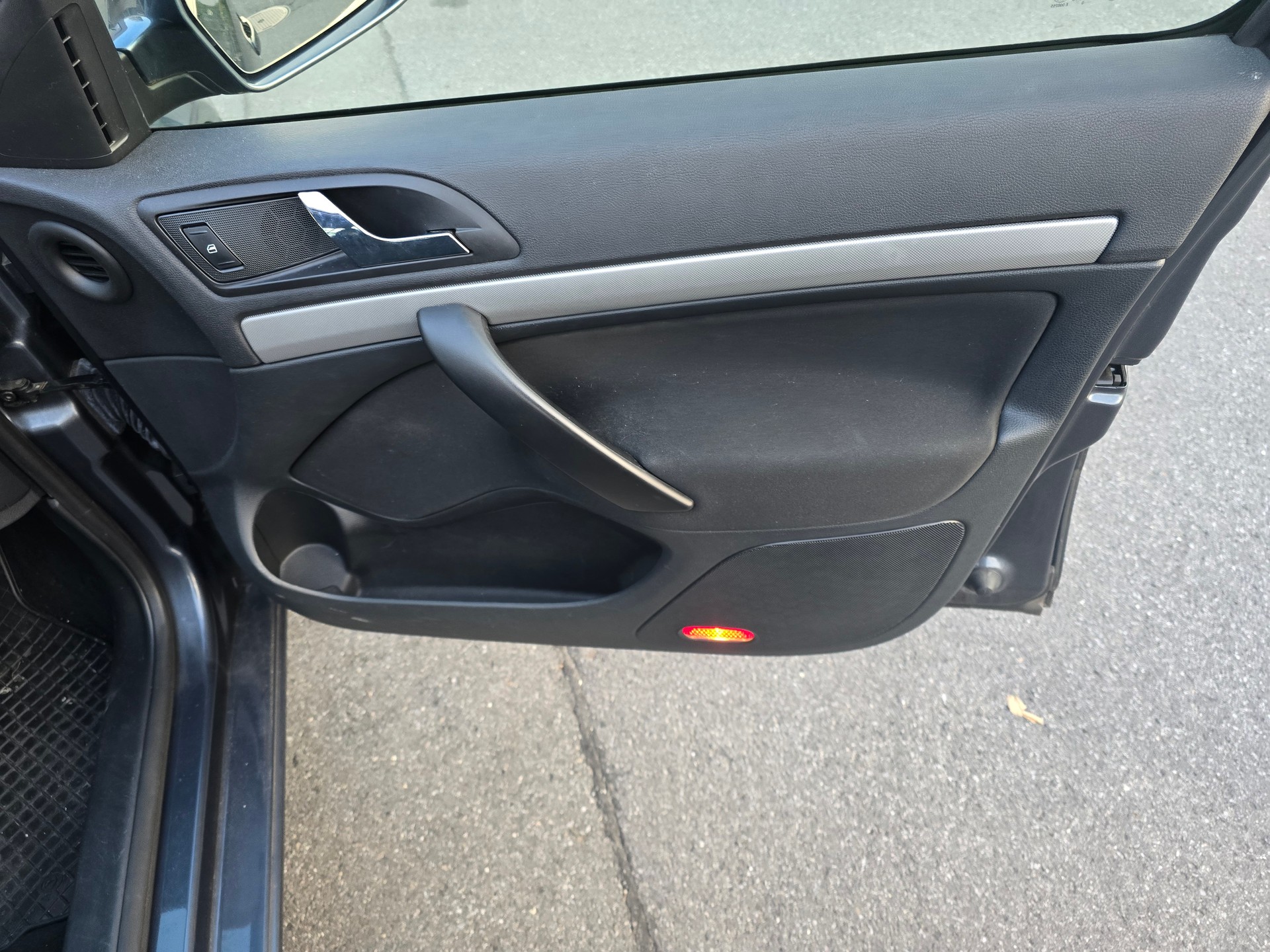 SKODA Octavia Combi 1.8 TSI Ambiente DSG-image-14