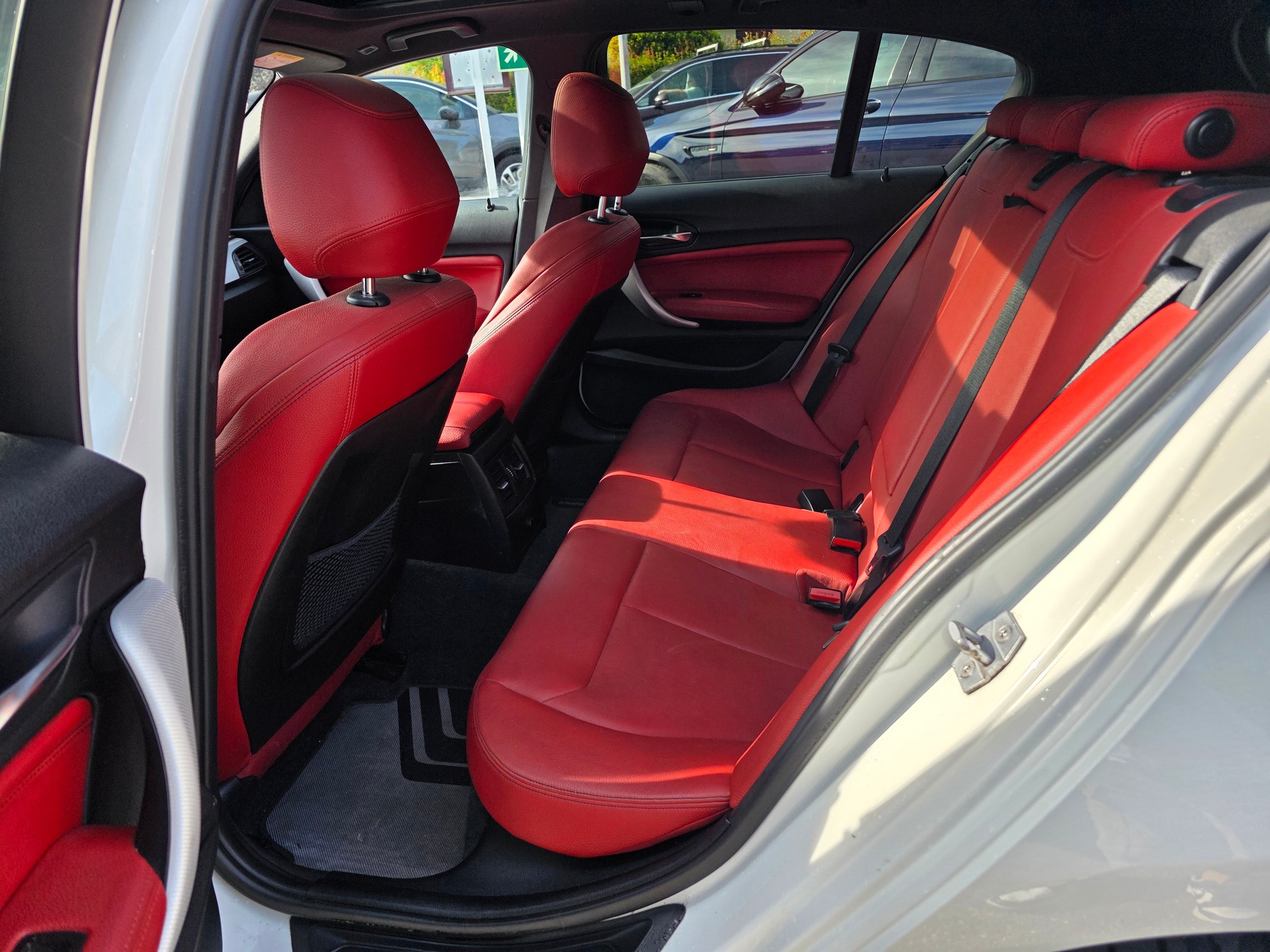 BMW M135i xDrive Steptronic-image-5