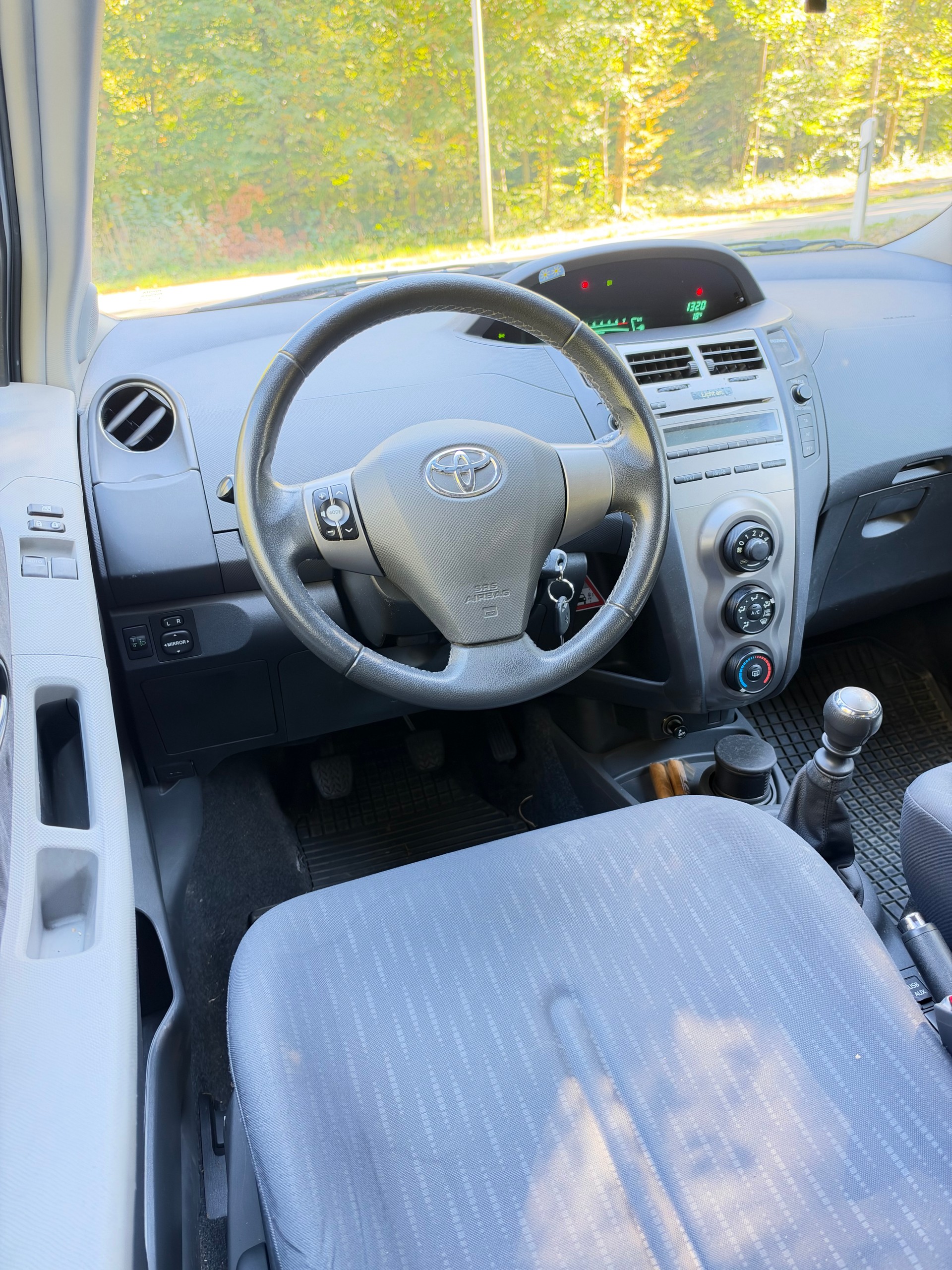 TOYOTA Yaris 1.33 Linea Sol/ FRISCH AB MFK 6. 10. 2026 & SERVICE-image-7