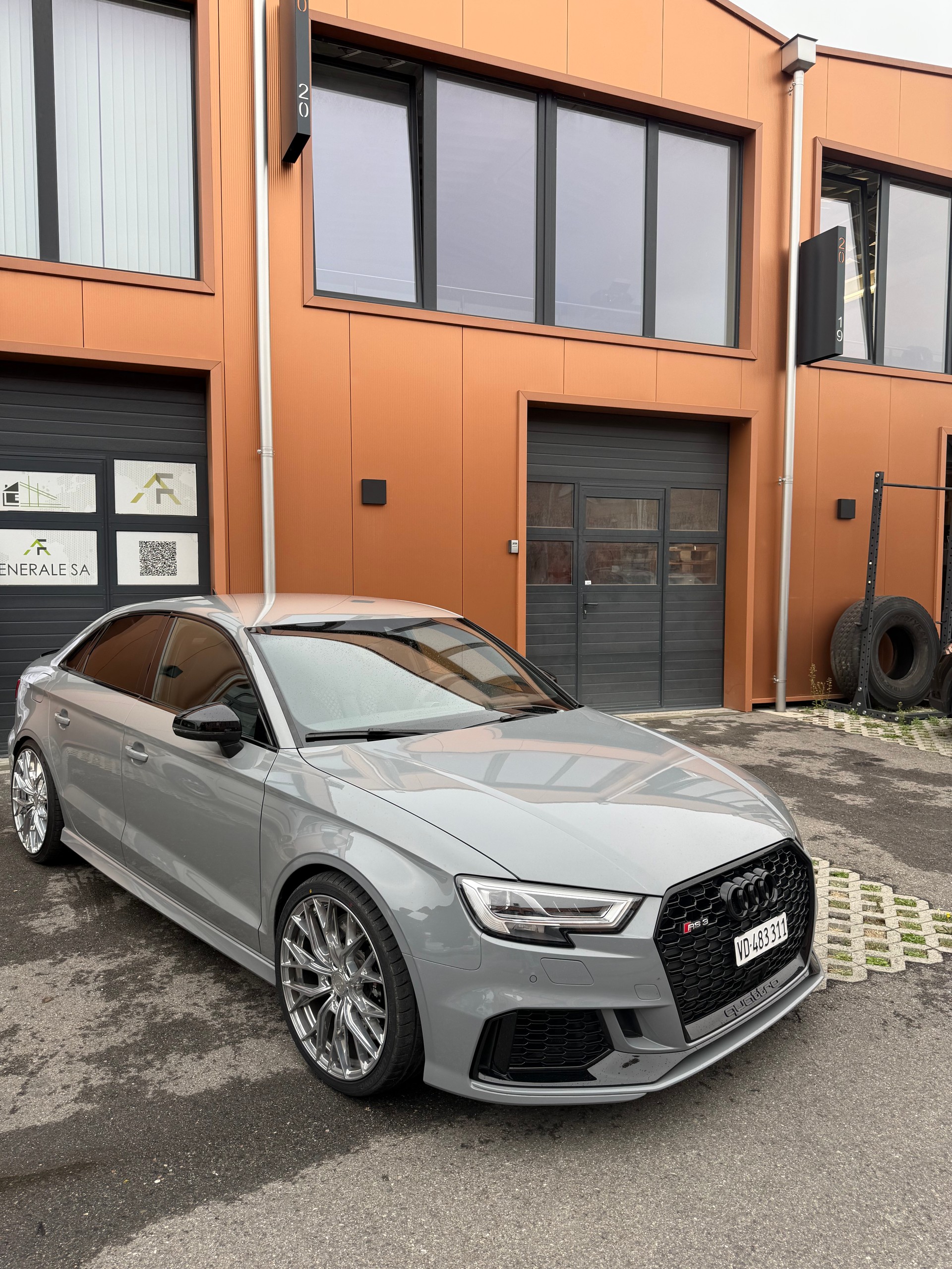 AUDI 2.5 T FSI quattro S-Tronic-image-1