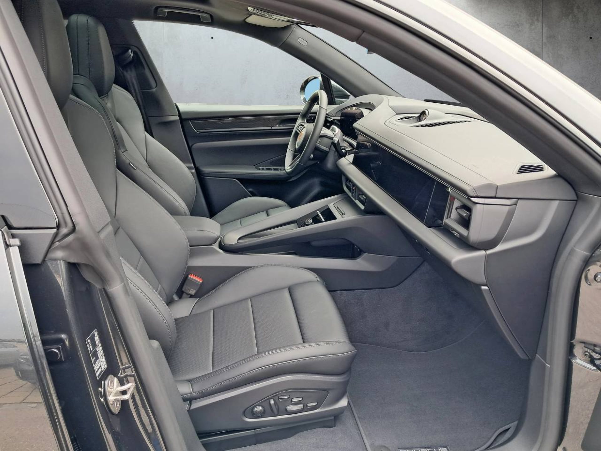 PORSCHE Macan GTS-image-13