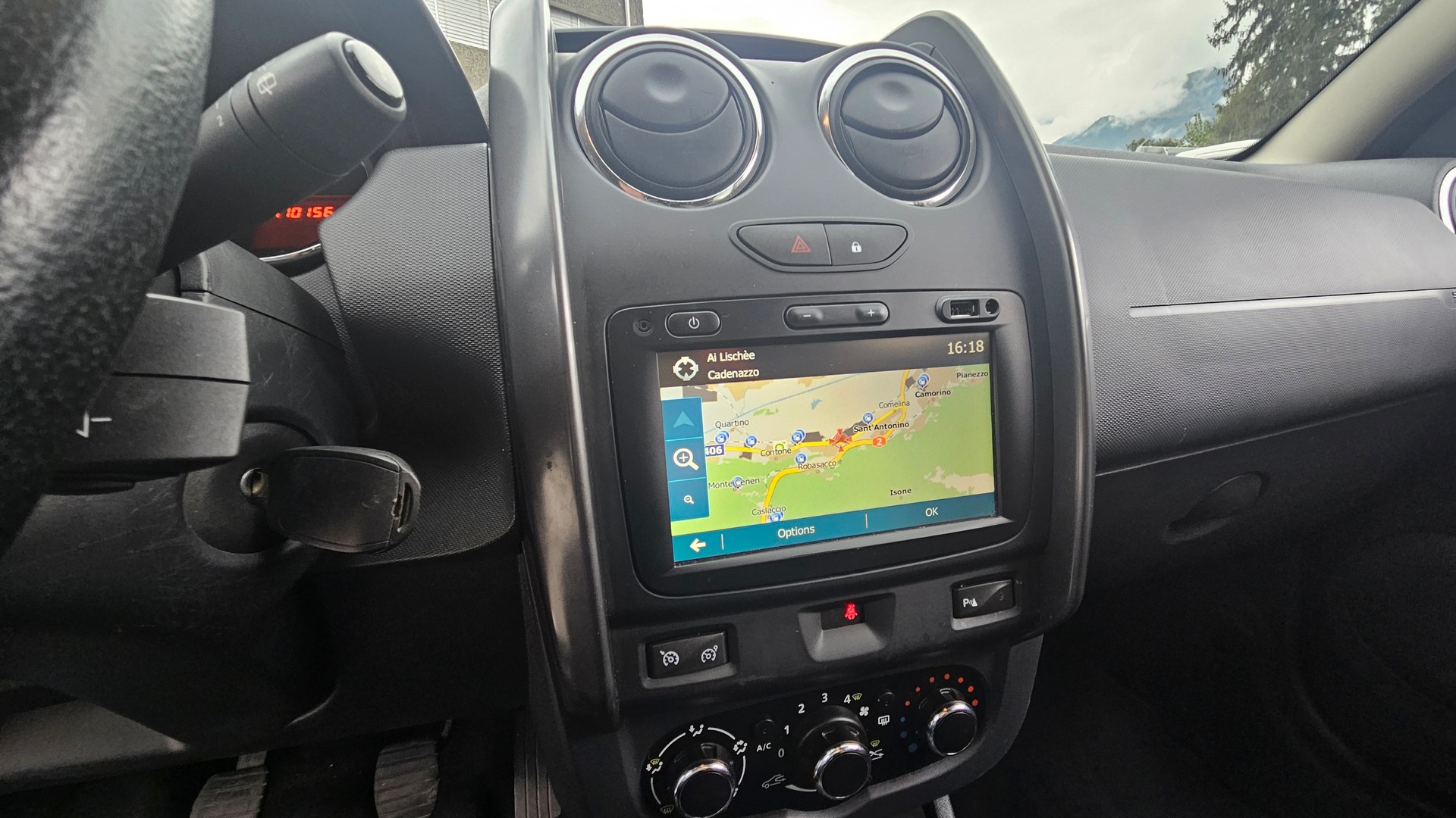 DACIA Duster 1.2 T Lauréate 4x4-image-6