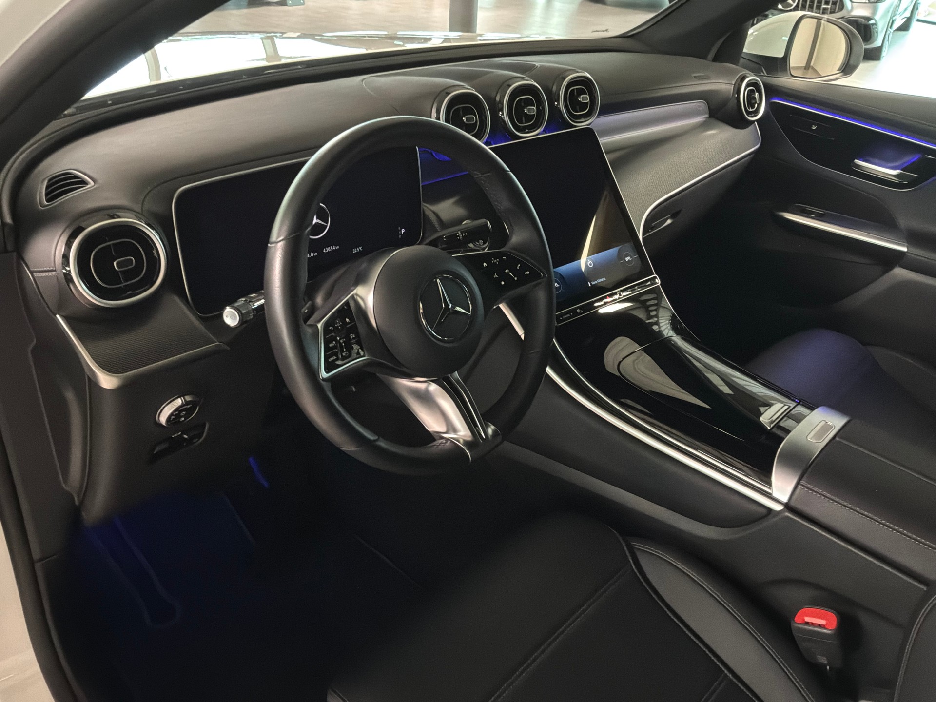 MERCEDES-BENZ GLC Coupé 200 4Matic 9G-Tronic-image-10