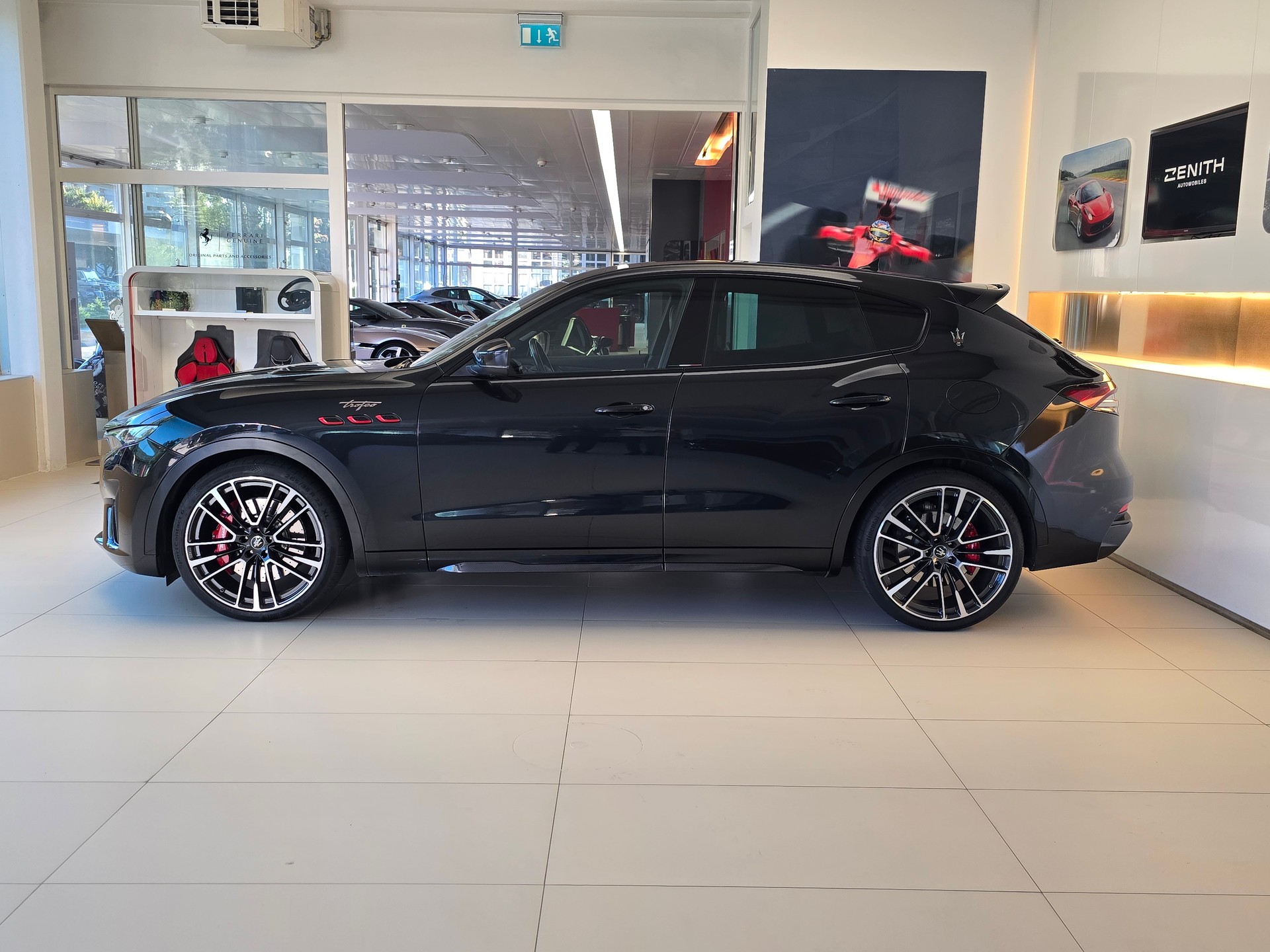 MASERATI Levante 3.8 V8 Trofeo Q4 Automatica - Facelift 2021-image-7