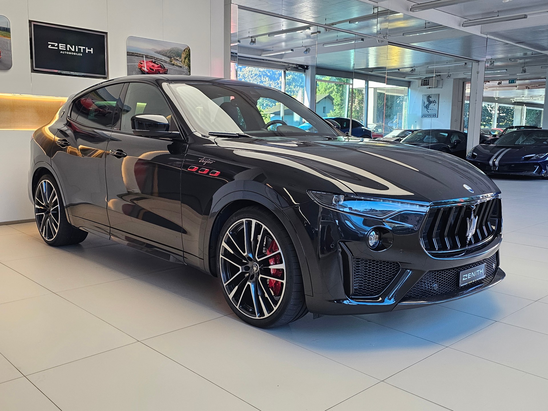 MASERATI Levante 3.8 V8 Trofeo Q4 Automatica - Facelift 2021-image-2
