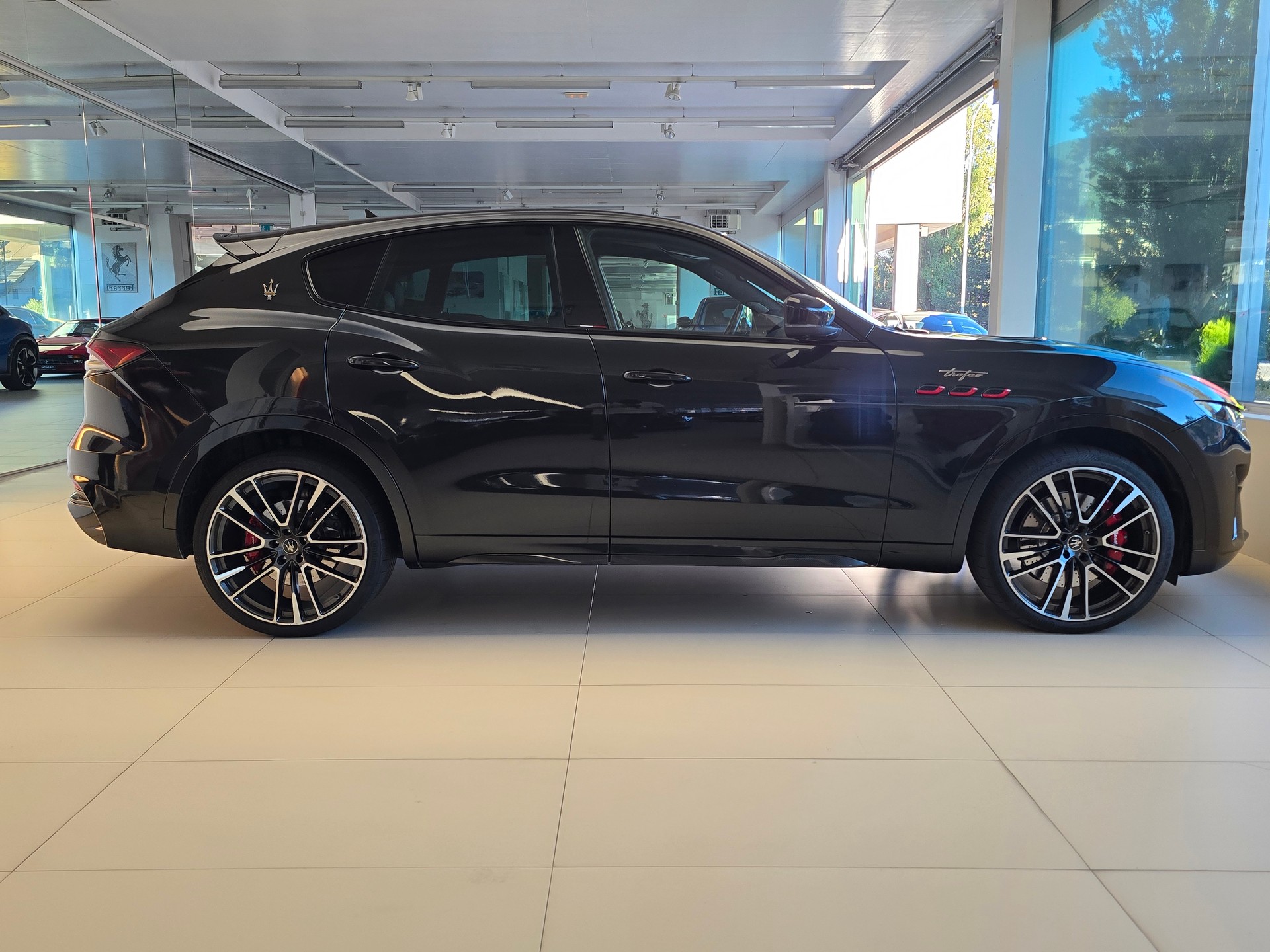 MASERATI Levante 3.8 V8 Trofeo Q4 Automatica - Facelift 2021-image-3