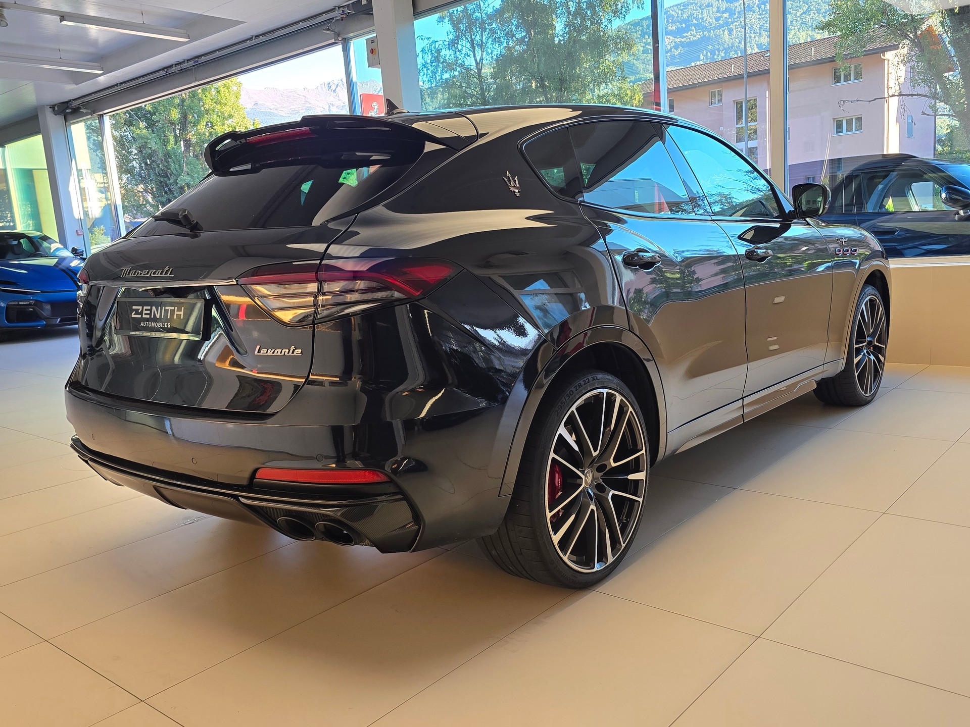 MASERATI Levante 3.8 V8 Trofeo Q4 Automatica - Facelift 2021-image-4