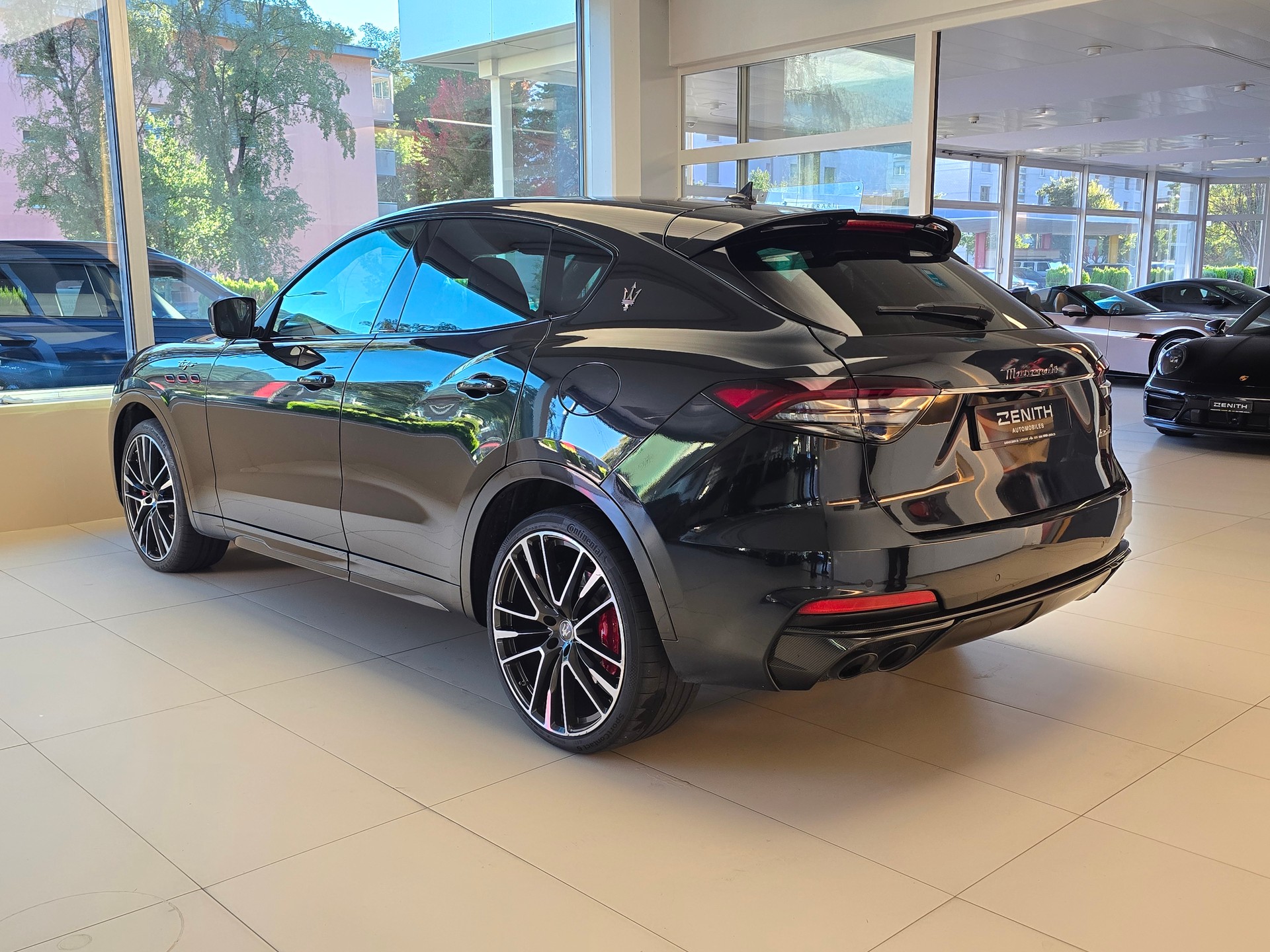 MASERATI Levante 3.8 V8 Trofeo Q4 Automatica - Facelift 2021-image-6