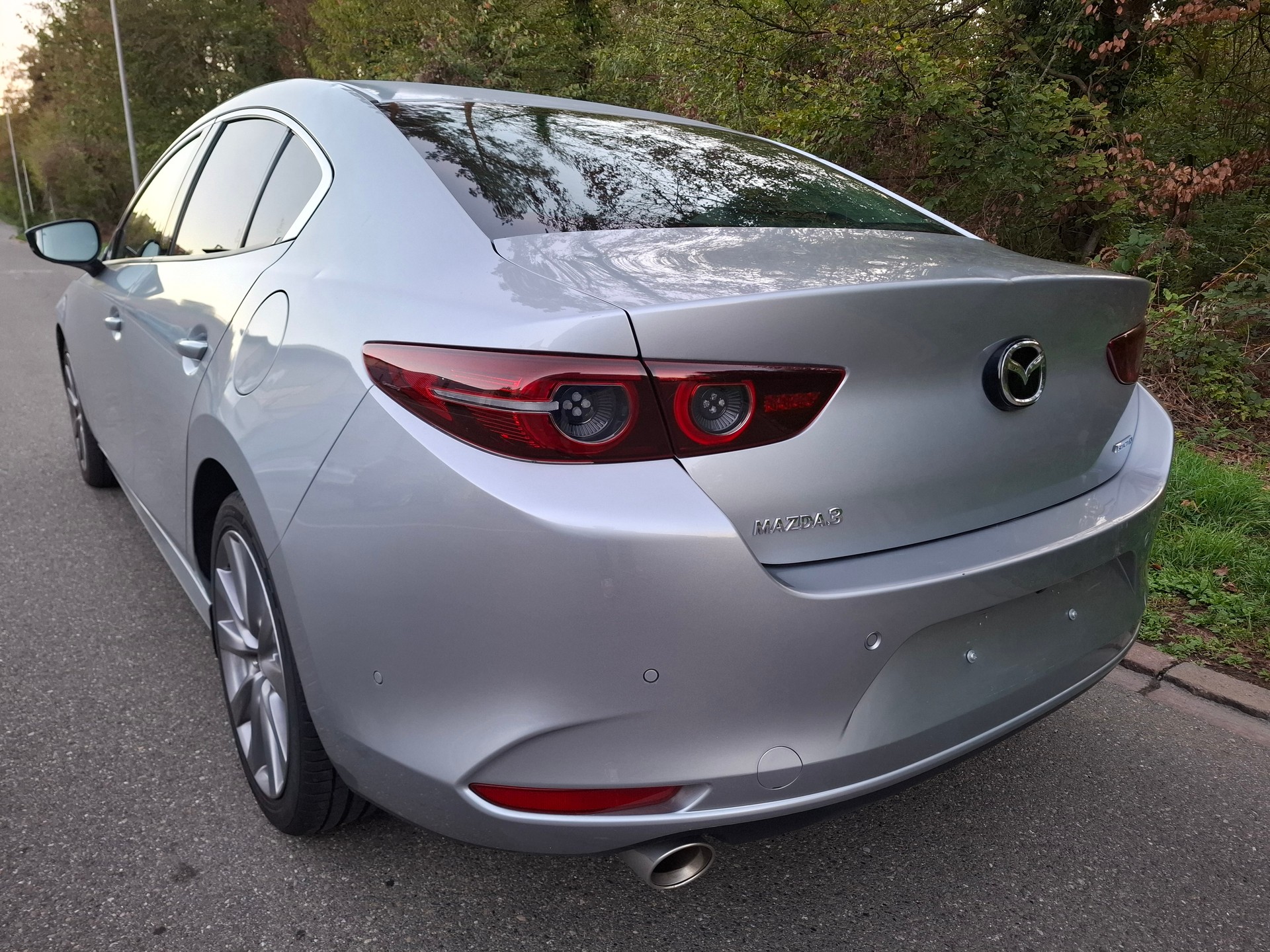 MAZDA 3 Sedan SKYACTIV-X M Hybrid 180 Revolution Automat-image-9
