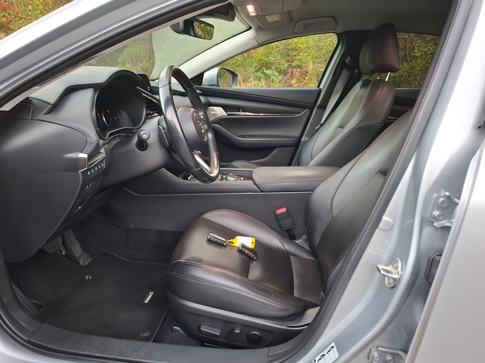 MAZDA 3 Sedan SKYACTIV-X M Hybrid 180 Revolution Automat-image-10