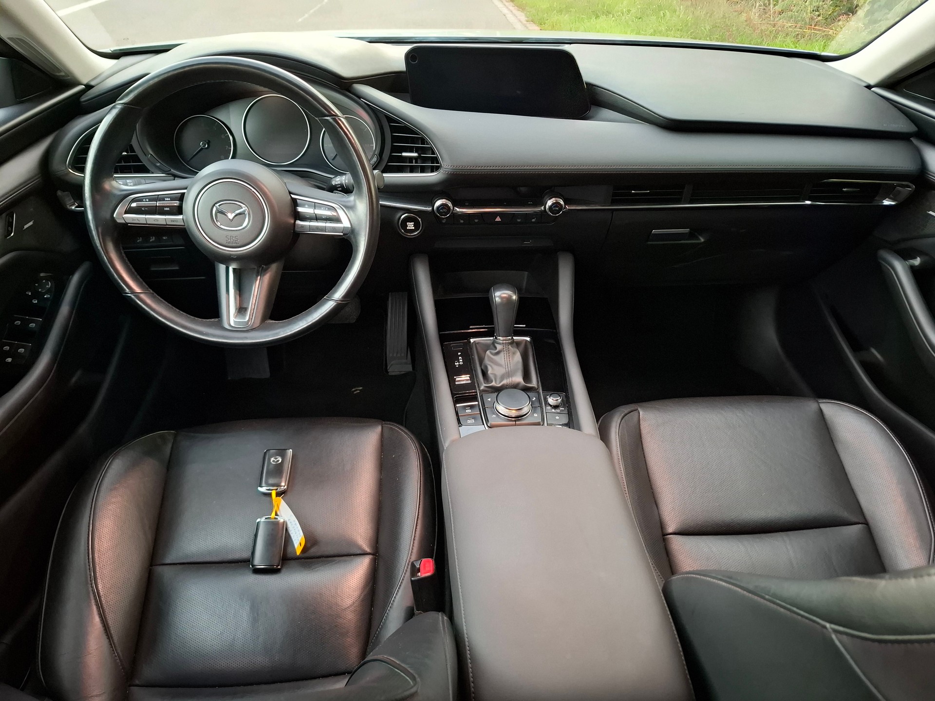 MAZDA 3 Sedan SKYACTIV-X M Hybrid 180 Revolution Automat-image-3