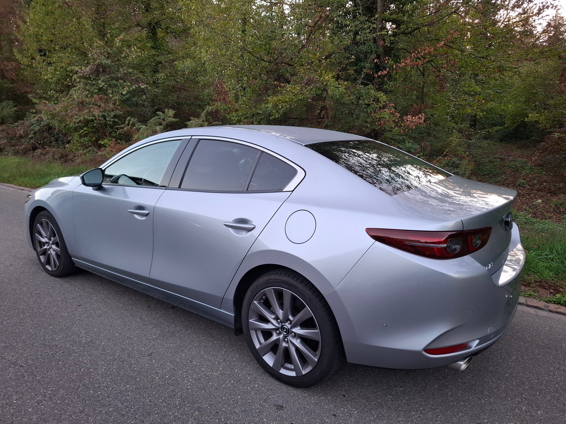 MAZDA 3 Sedan SKYACTIV-X M Hybrid 180 Revolution Automat-image-6