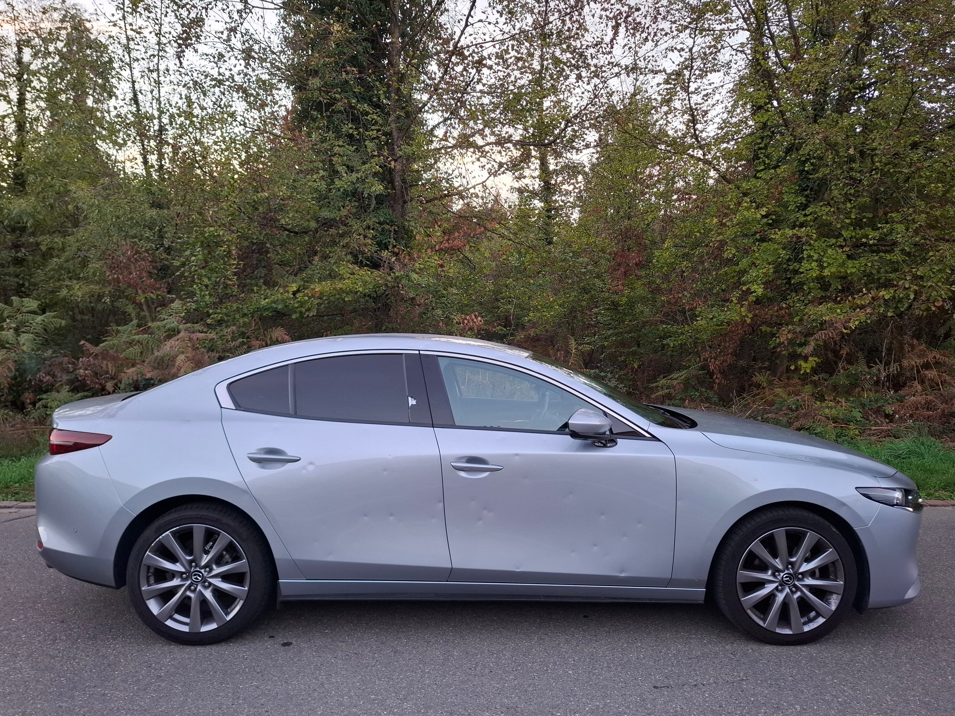 MAZDA 3 Sedan SKYACTIV-X M Hybrid 180 Revolution Automat-image-2