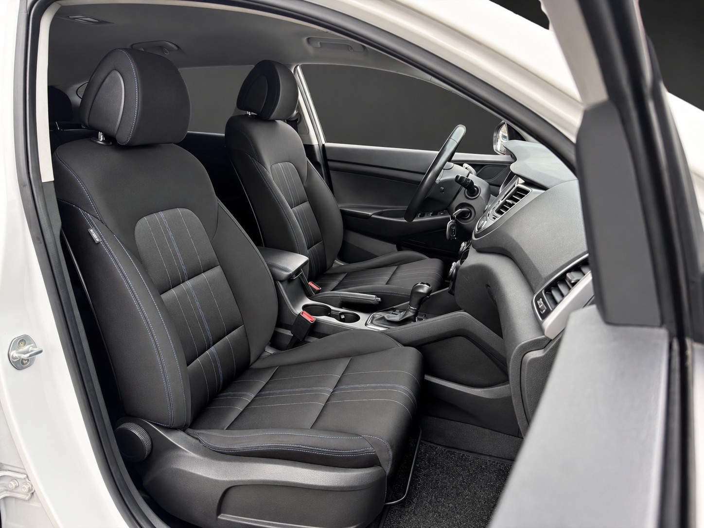 HYUNDAI Tucson 1.7 CRDI Origo DCT7-image-8