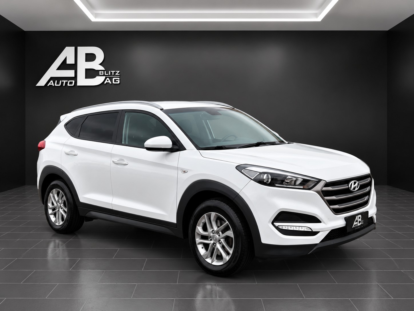 HYUNDAI Tucson 1.7 CRDI Origo DCT7-image-5