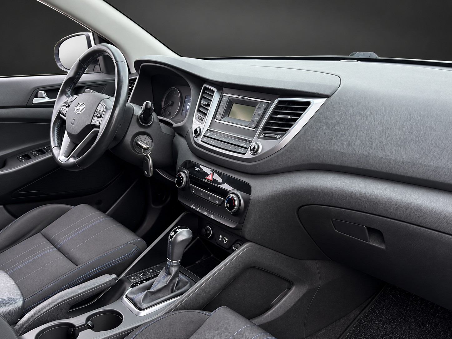 HYUNDAI Tucson 1.7 CRDI Origo DCT7-image-9