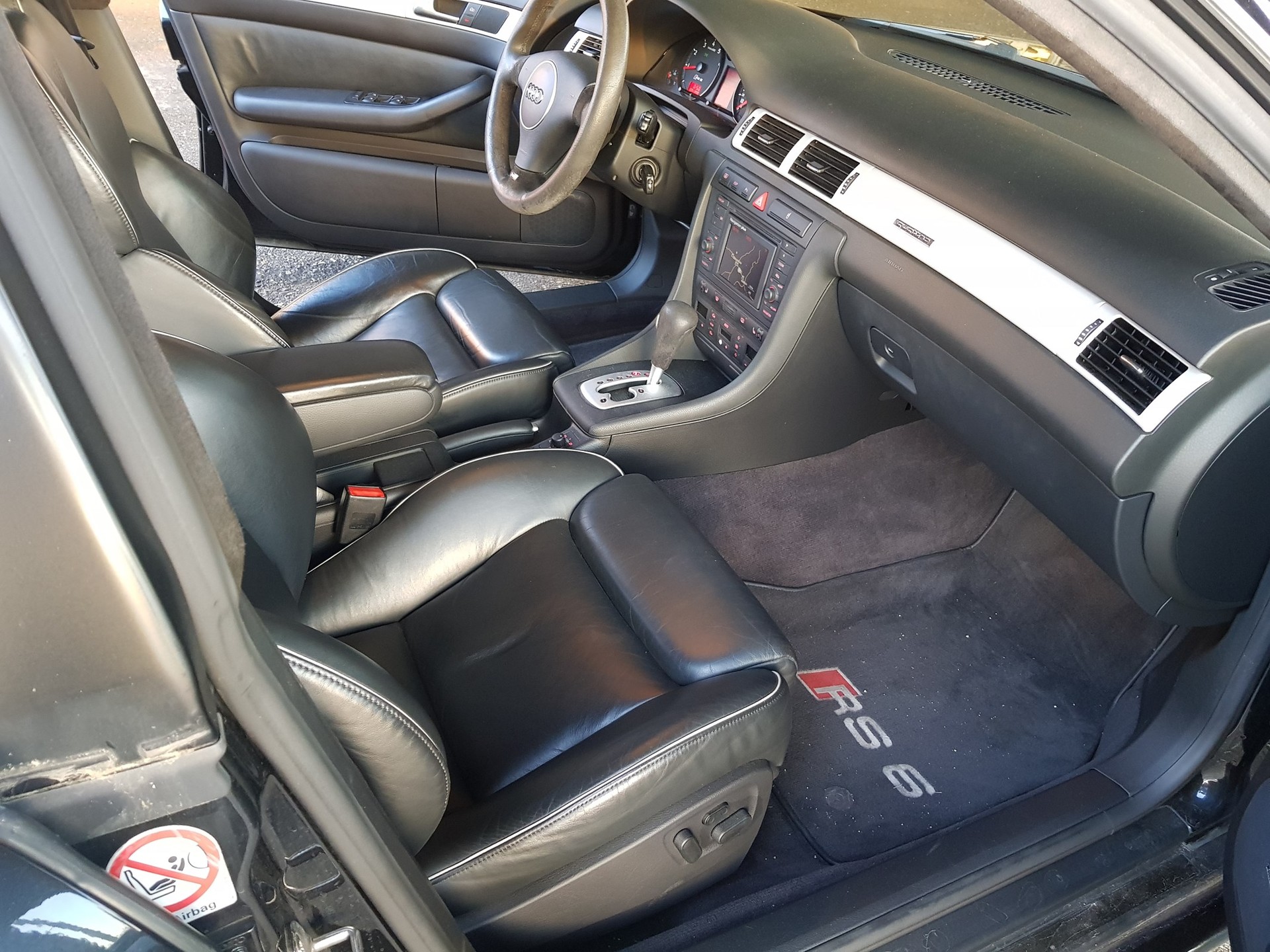 AUDI RS6 quattro tiptronic-image-9