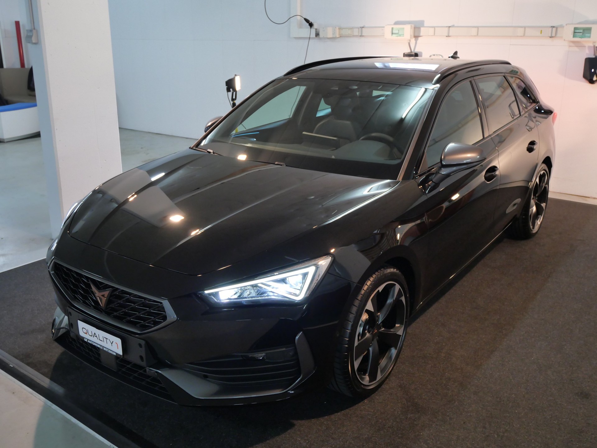 CUPRA LEON ST 1.5 e TSI DSG-Automat-image-1