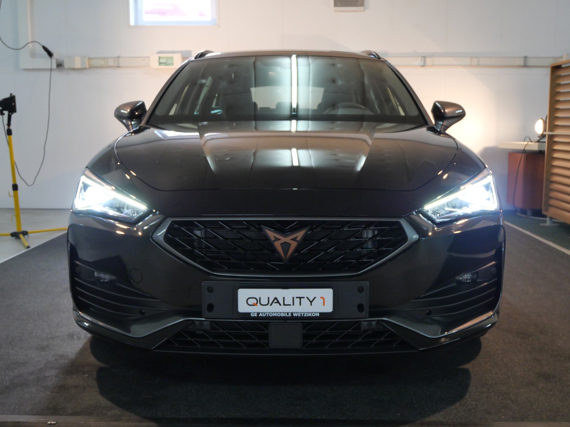 CUPRA LEON ST 1.5 e TSI DSG-Automat-image-2