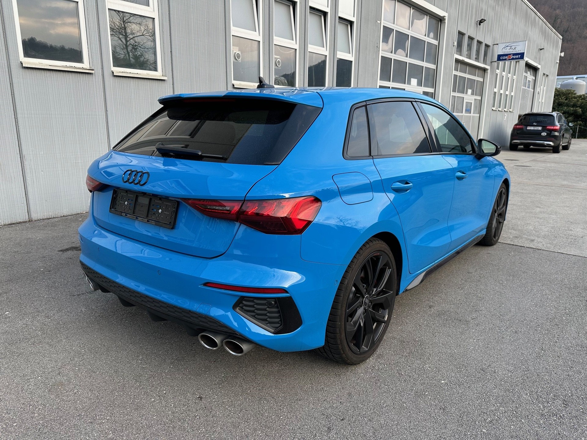 AUDI S3 Sportback 2.0 TFSI quattro-image-4