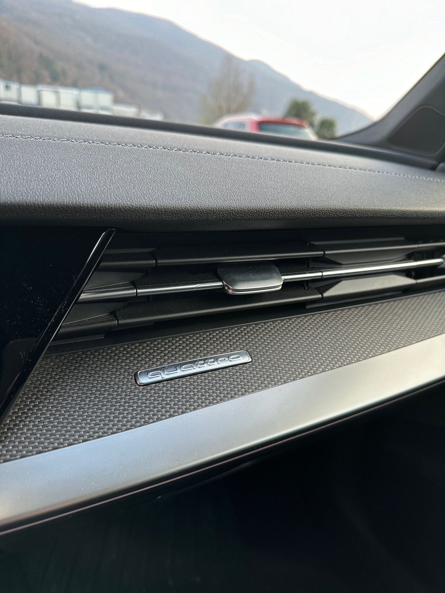 AUDI S3 Sportback 2.0 TFSI quattro-image-10