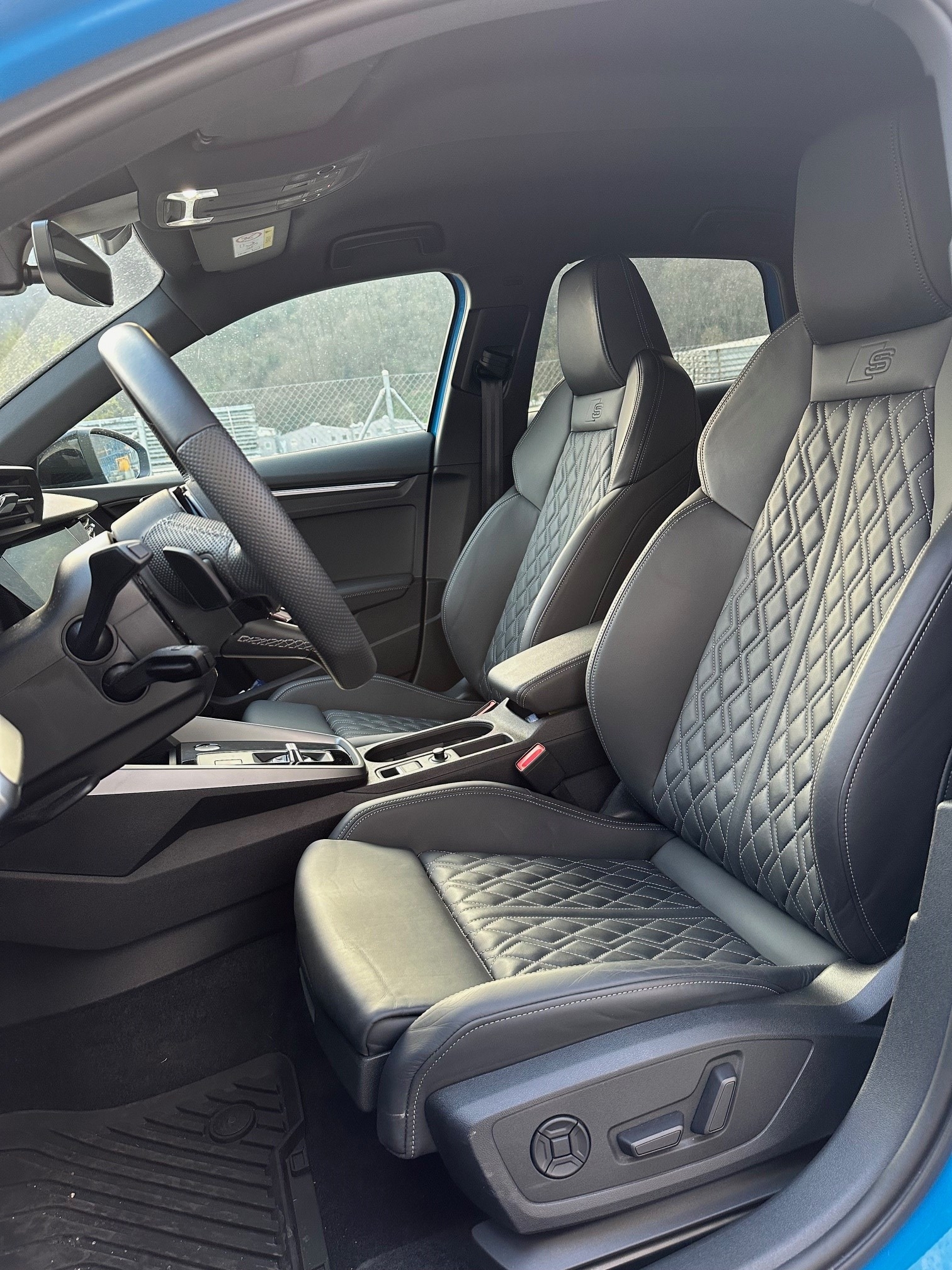 AUDI S3 Sportback 2.0 TFSI quattro-image-6