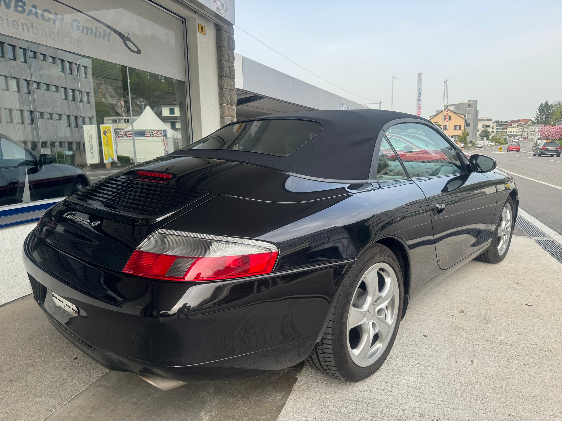 PORSCHE 911 Carrera 4 Cabrio-image-4