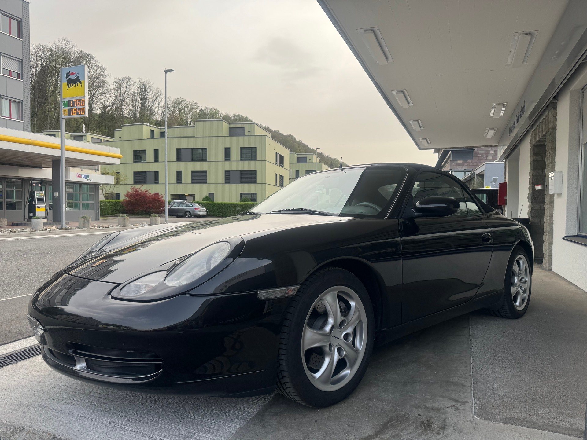 PORSCHE 911 Carrera 4 Cabrio-image-0