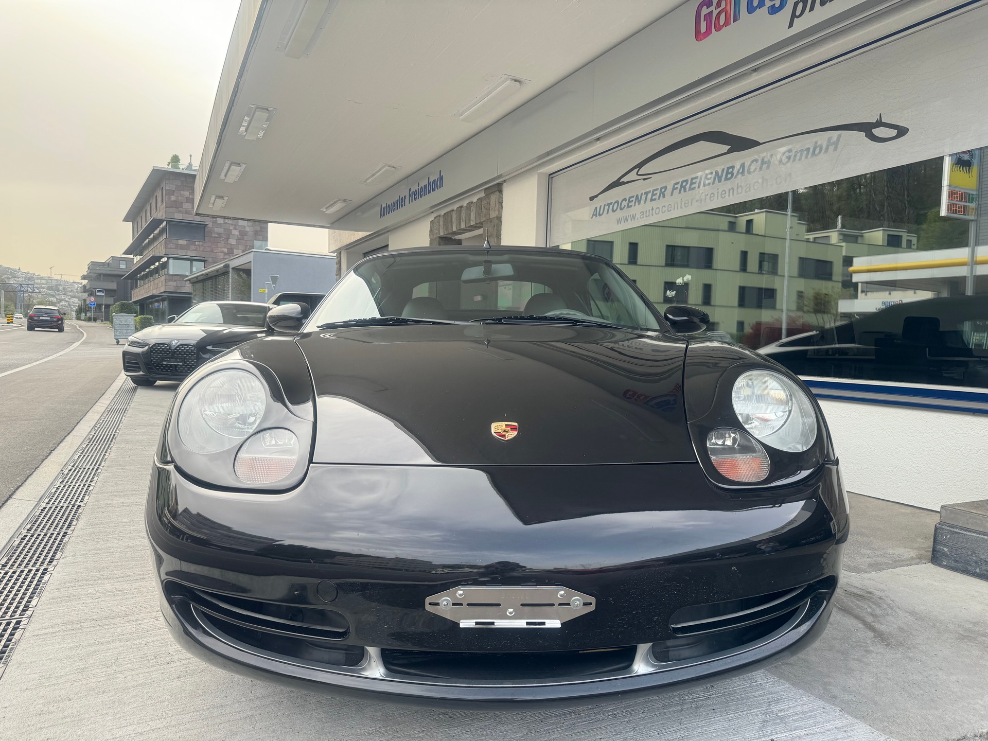 PORSCHE 911 Carrera 4 Cabrio-image-1