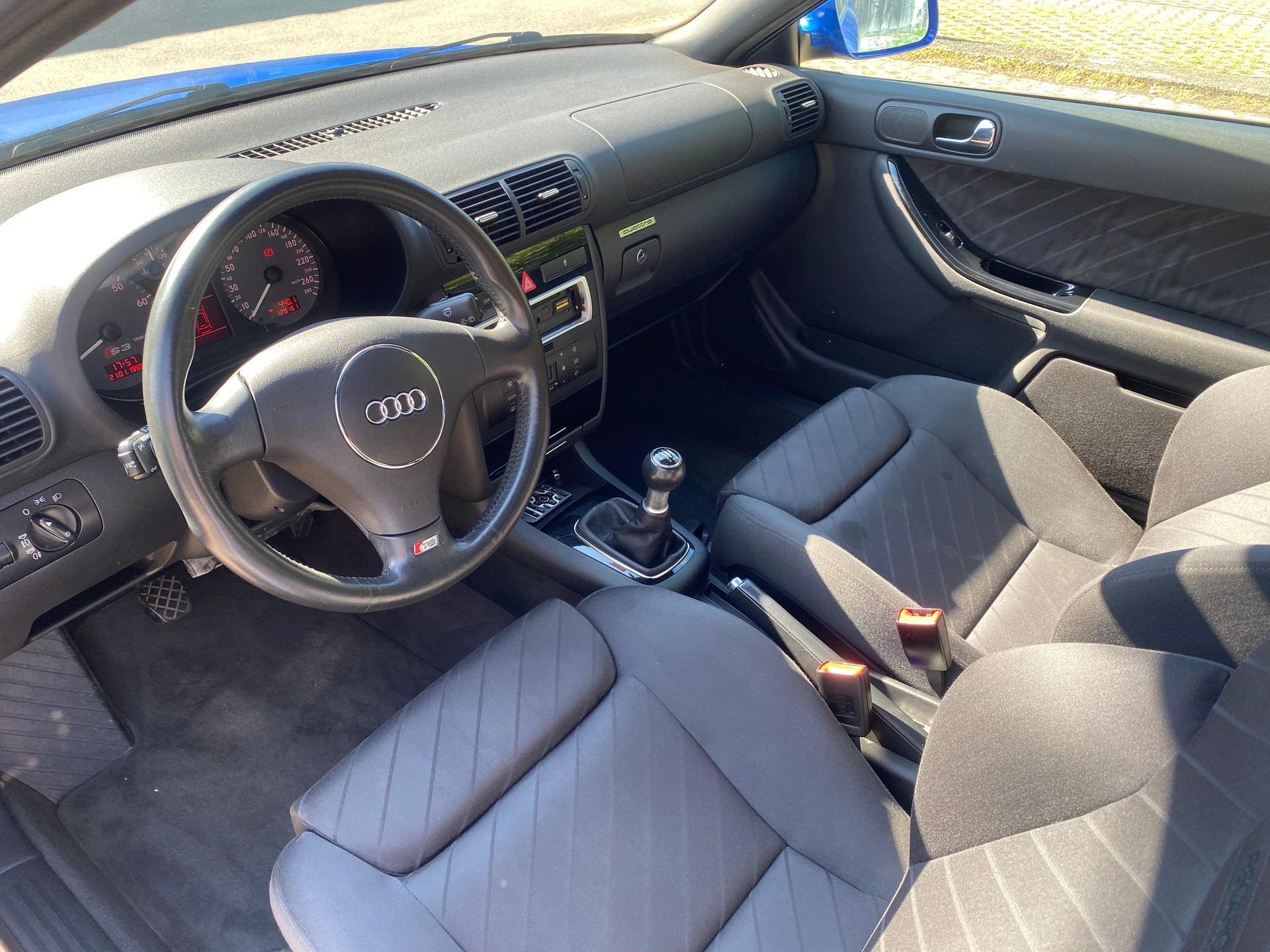 AUDI S3 quattro-image-9