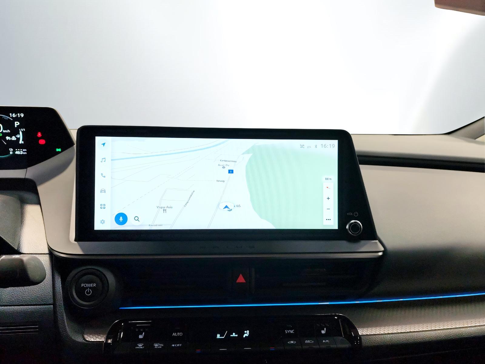 TOYOTA Prius 2.0 Plug-In-Hybrid Style-image-9