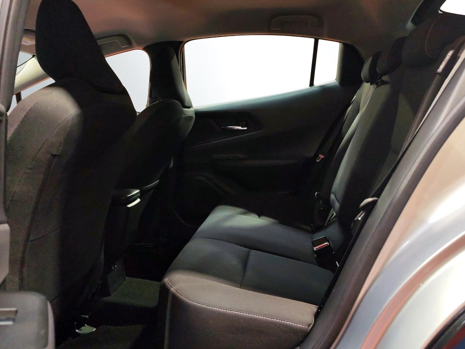 TOYOTA Prius 2.0 Plug-In-Hybrid Style-image-13