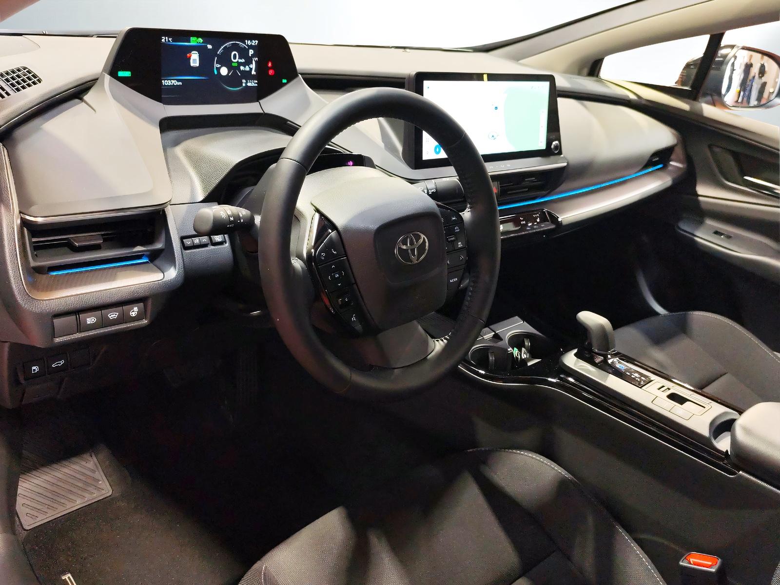 TOYOTA Prius 2.0 Plug-In-Hybrid Style-image-8