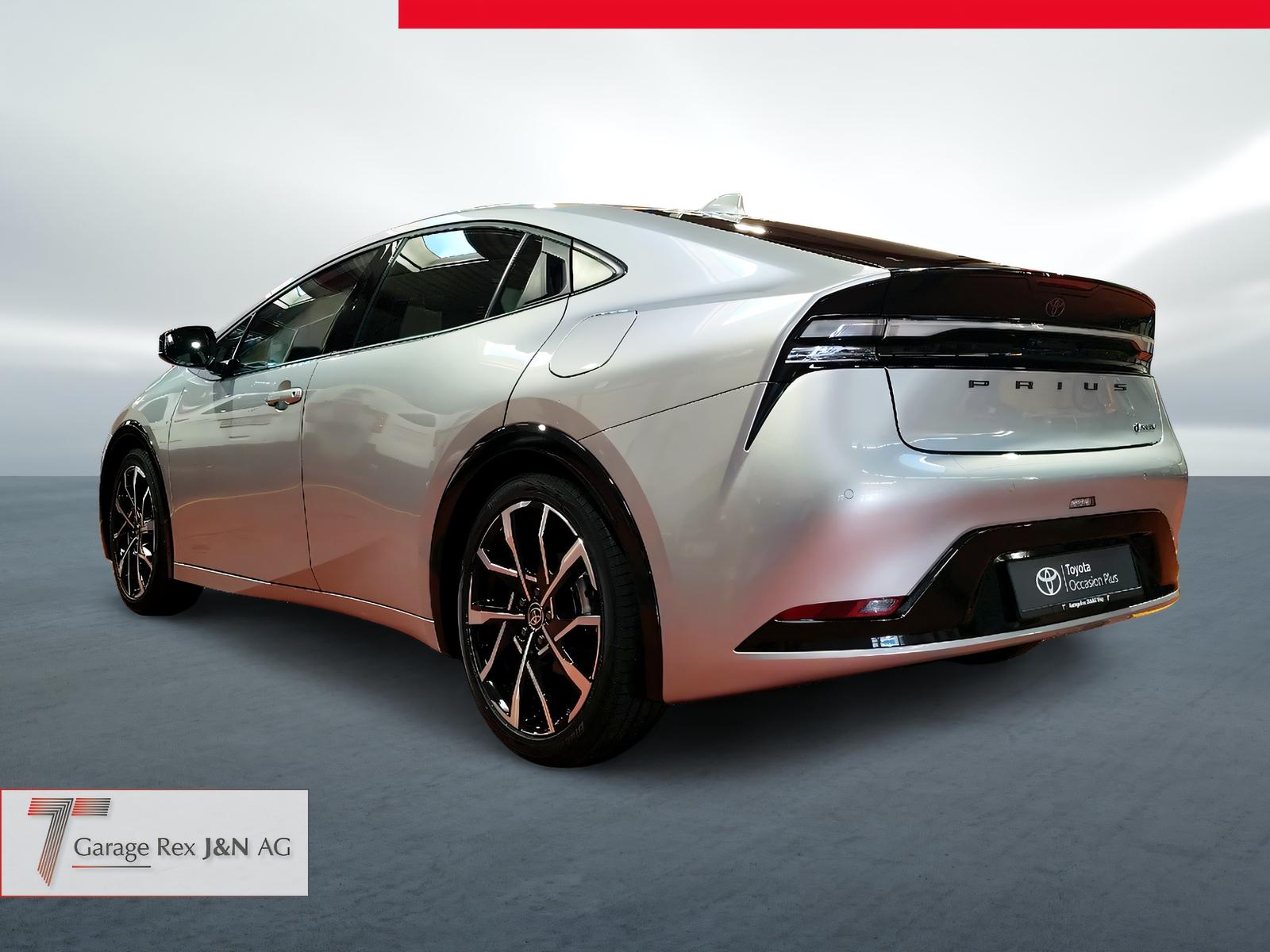TOYOTA Prius 2.0 Plug-In-Hybrid Style-image-2