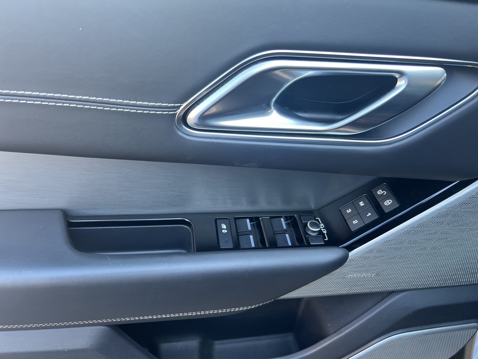 LAND ROVER Range Rover Velar R-Dynamic P 380 HSE Automatic-image-9