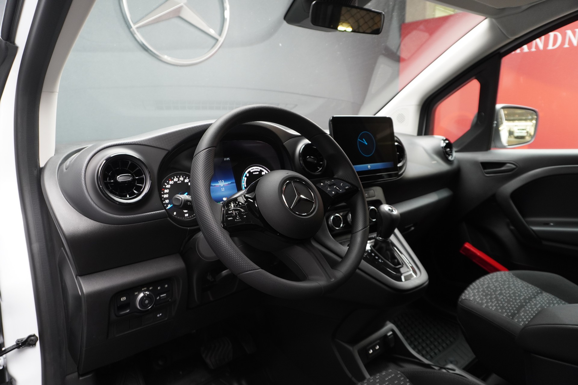 MERCEDES-BENZ eCitan Standard 2716mm S WORKER-image-3