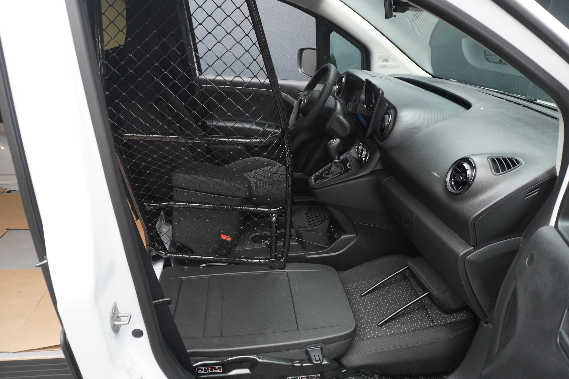 MERCEDES-BENZ eCitan Standard 2716mm S WORKER-image-5