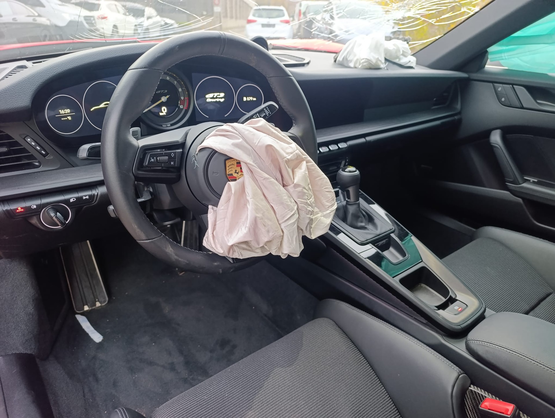 PORSCHE 911 GT3 Touring PDK-image-9