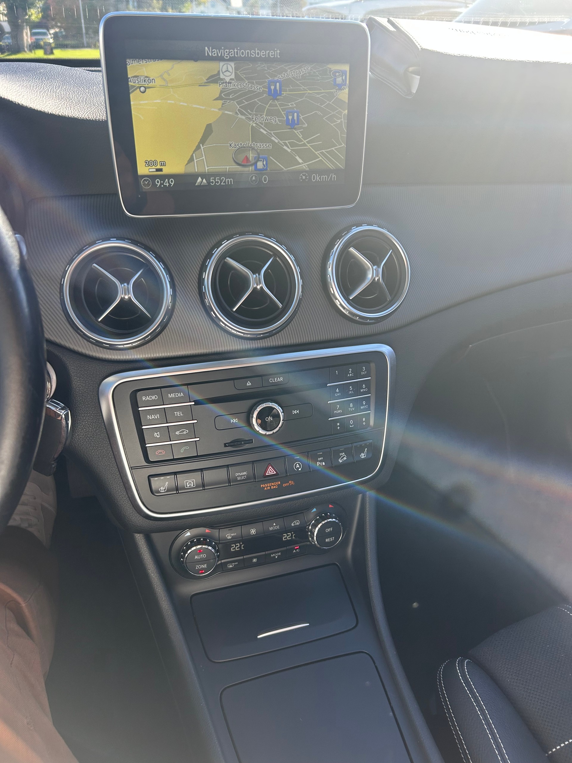 MERCEDES-BENZ GLA 250 Urban 4Matic 7G-DCT-image-1
