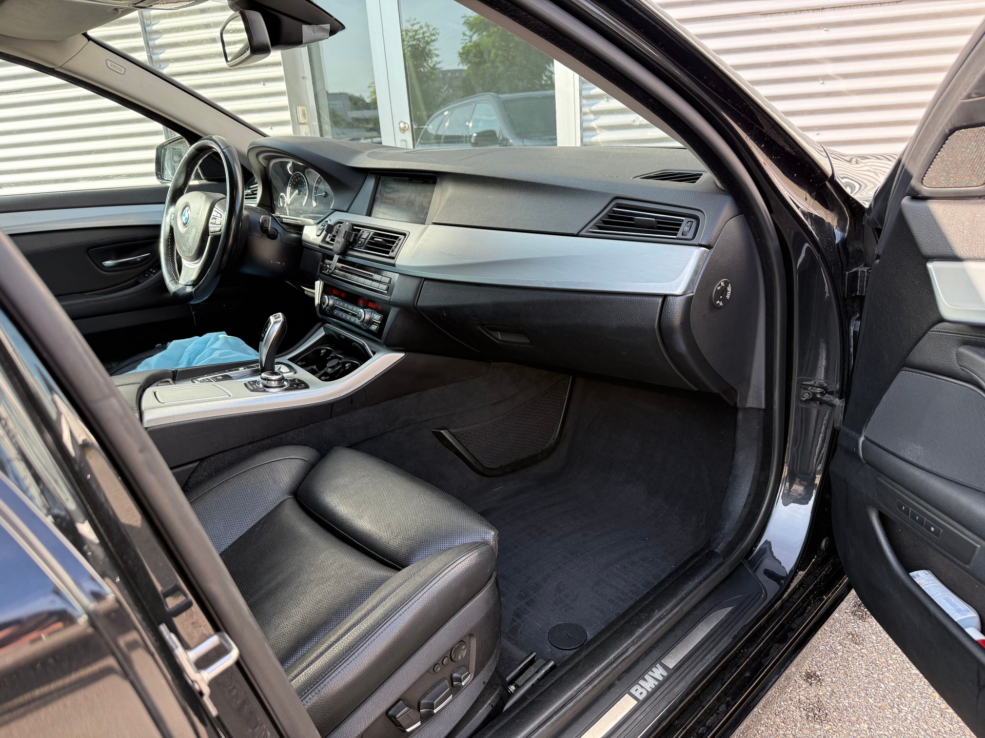 BMW 530d xDrive Touring Steptronic-showroom-element-3