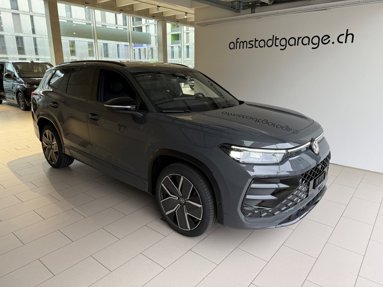 VW Tayron 2.0 TSI R-Line DSG 4Motion-image-0