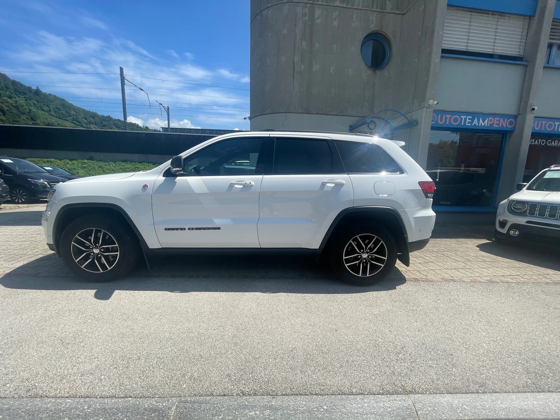 JEEP Grand Cherokee 3.0 CRD Trailhawk Automatic-image-4