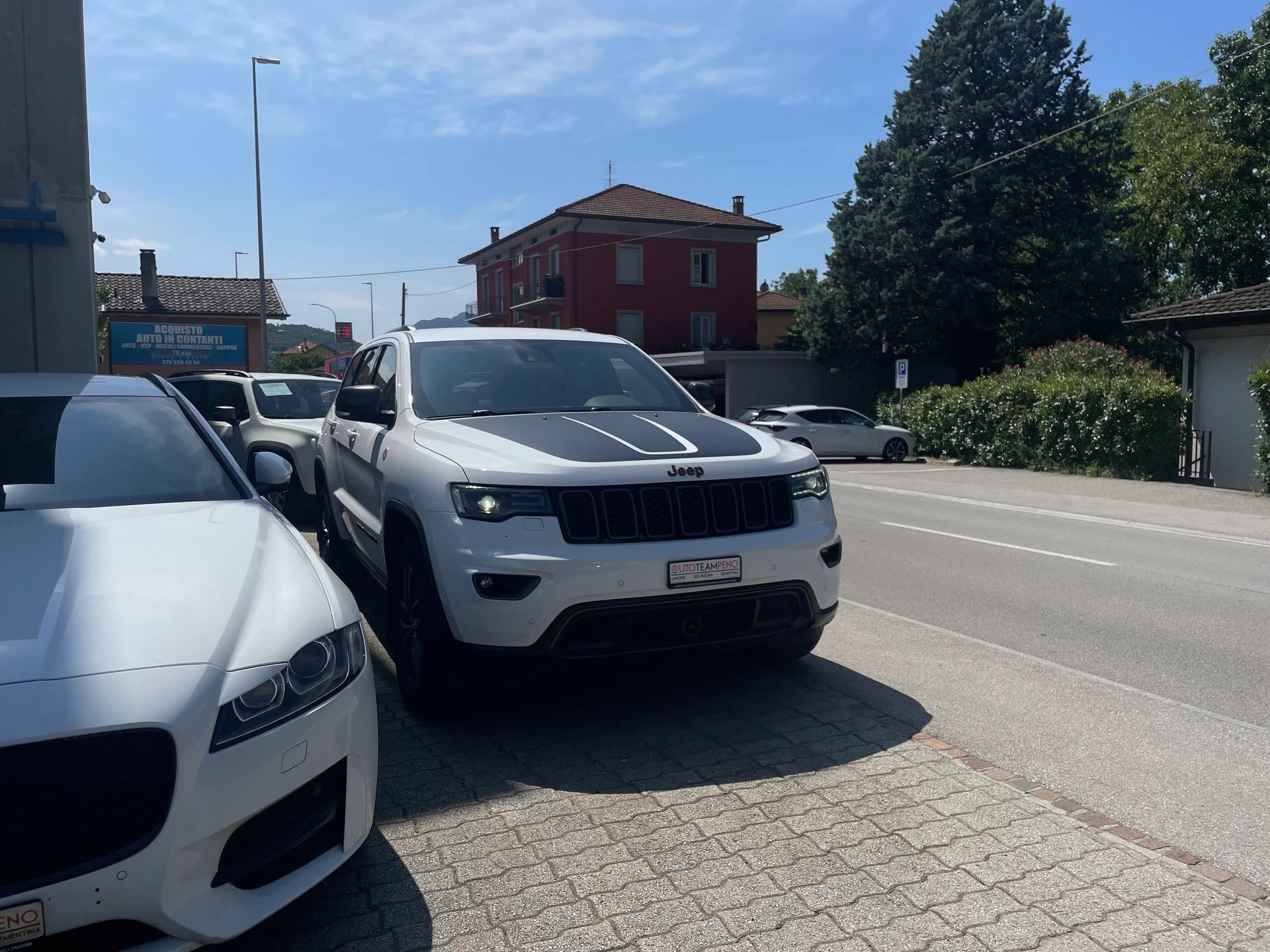 JEEP Grand Cherokee 3.0 CRD Trailhawk Automatic-image-2
