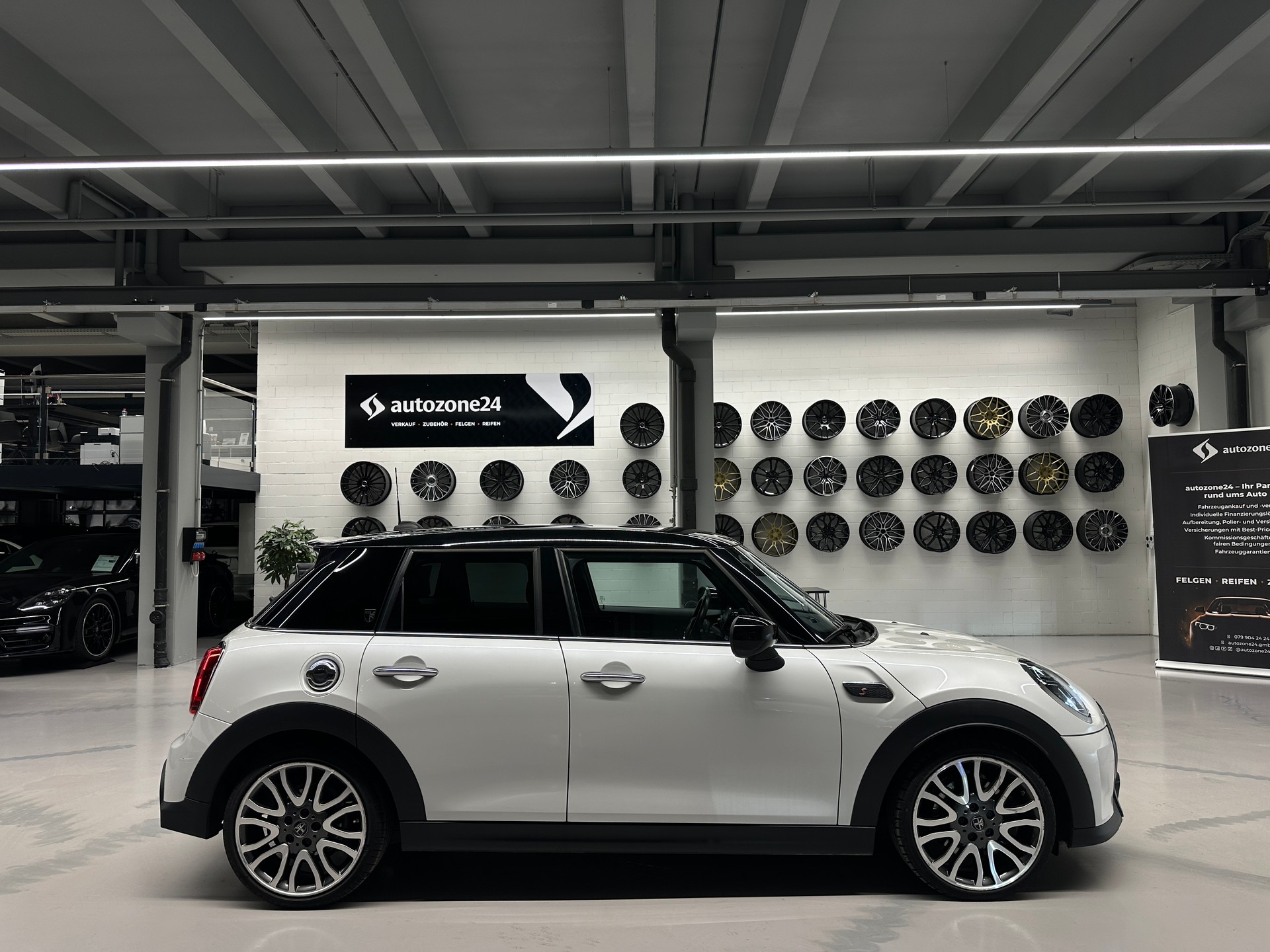 MINI Mini F55 2.0i Cooper S SDKG-showroom-element-2