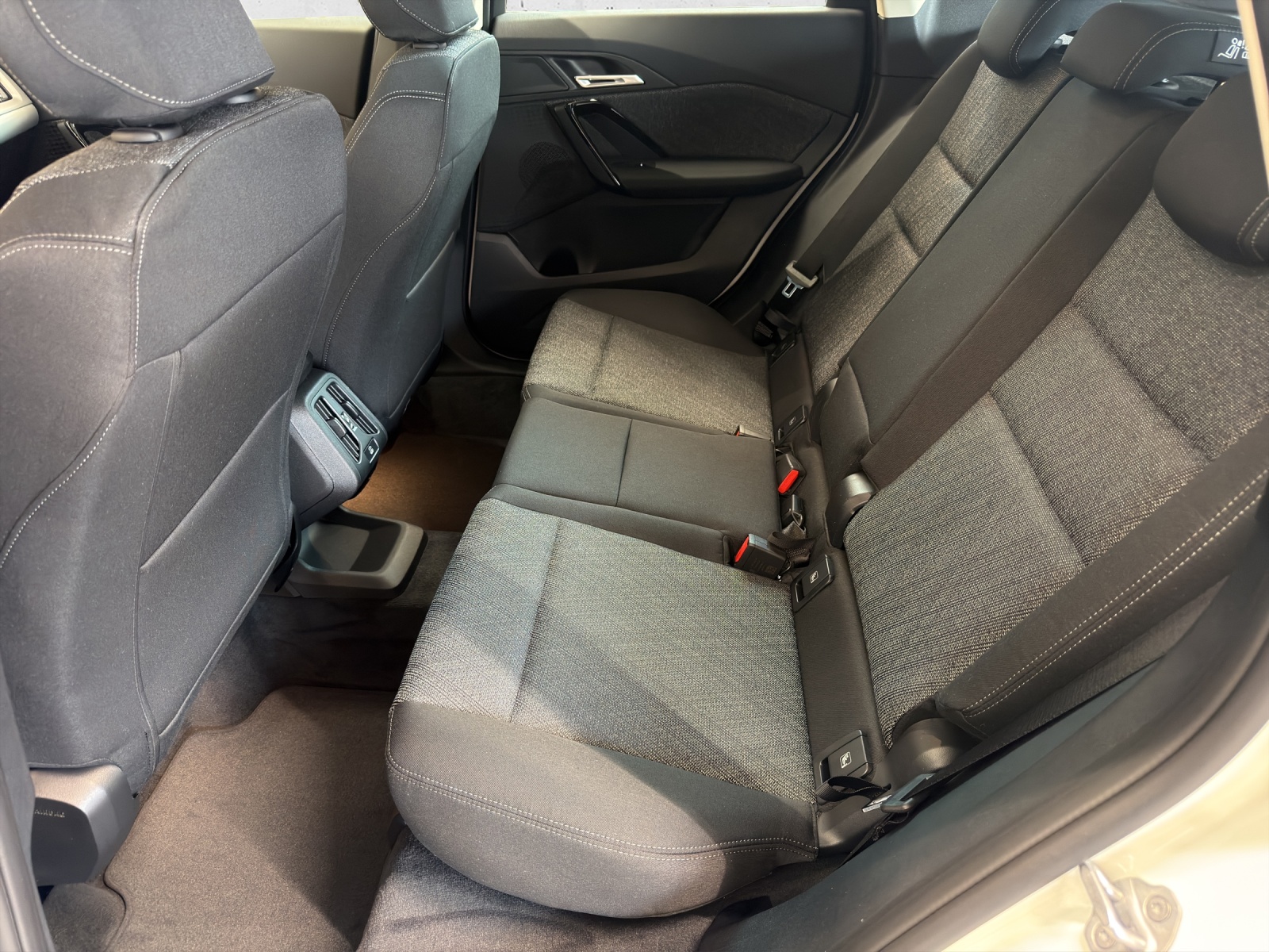 BMW X1 sDrive 18i-image-10
