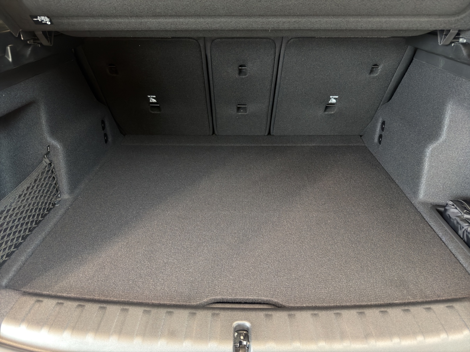 BMW X1 sDrive 18i-image-14