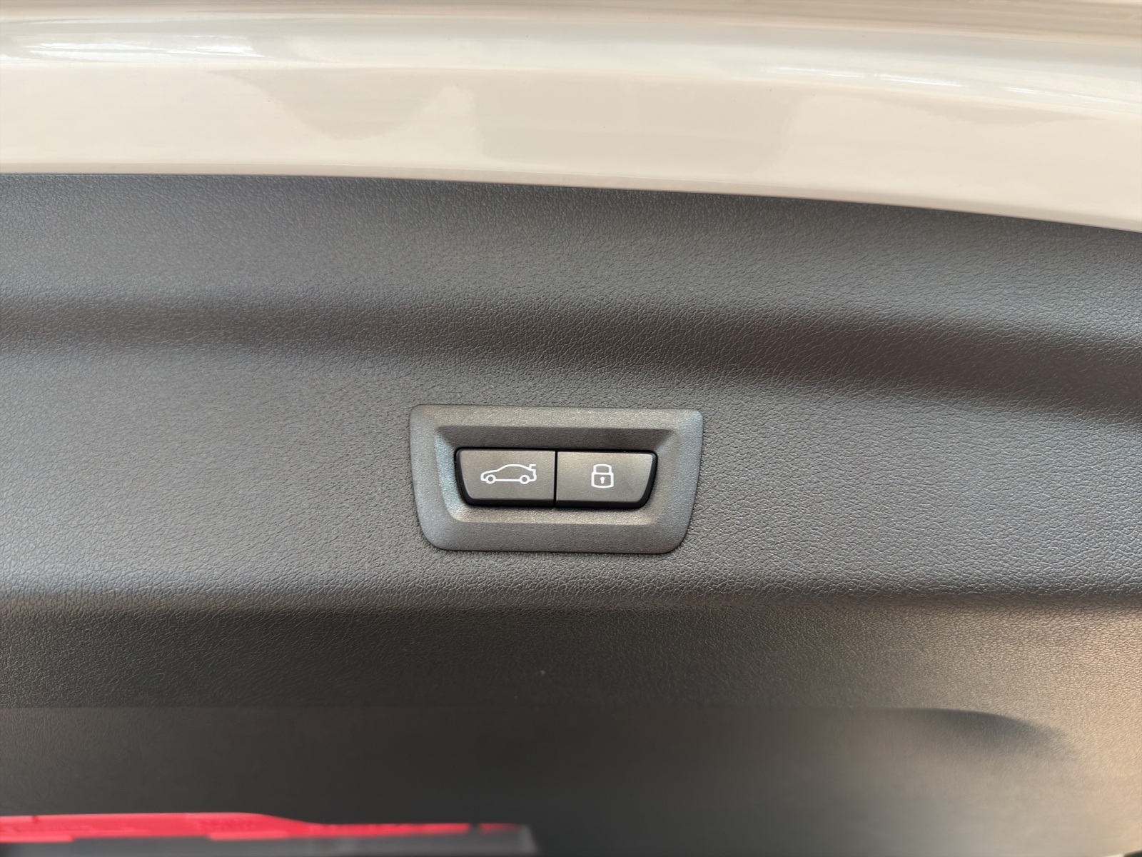 BMW X1 sDrive 18i-image-15