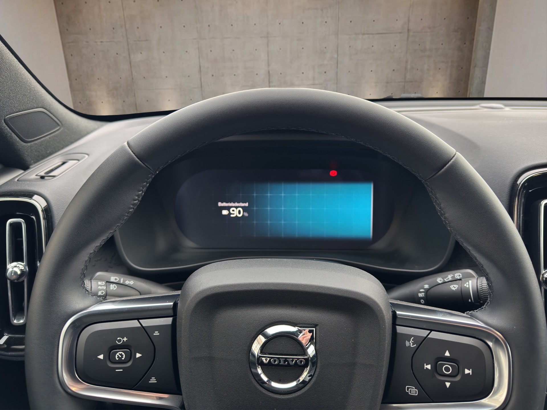 VOLVO EX40 Twin Plus AWD-image-15